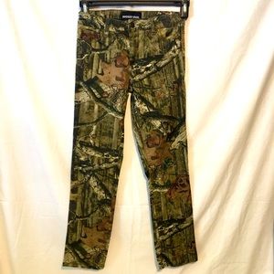Boys Camouflage pants Mossey Oak Size 12